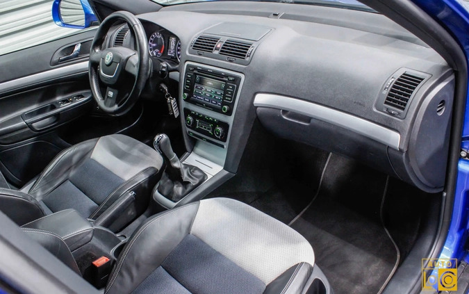 Skoda Octavia cena 27999 przebieg: 289000, rok produkcji 2011 z Odolanów małe 407